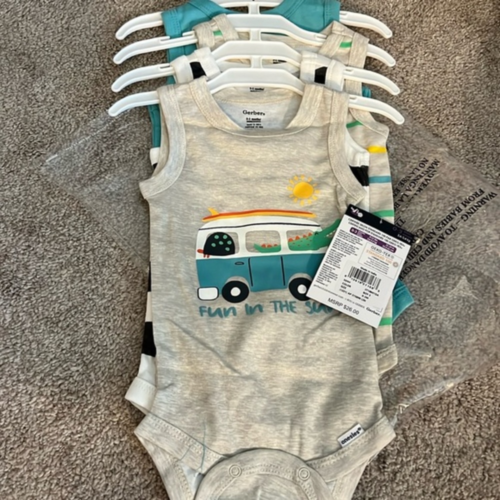 Gerber 4 piece onesie set 0-3M NWT